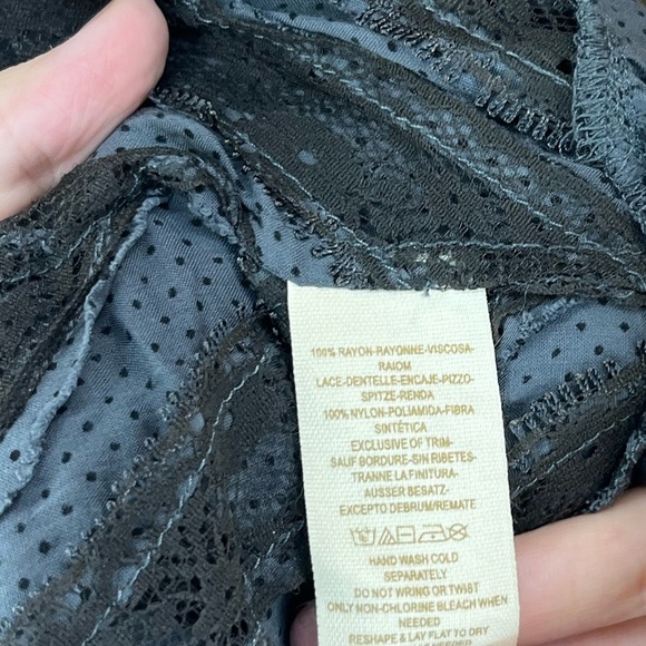 Free People Voile and Lace Trapeze Slip sz XS in Black Combo - Picture 11 of 12